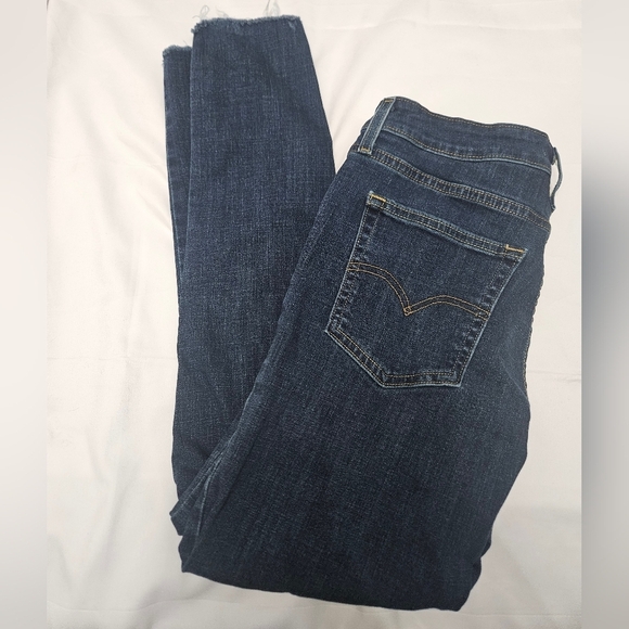 Levi's Denim - Levis 721 High Rise Skinny Jeans Dark Wash Self Cropped!